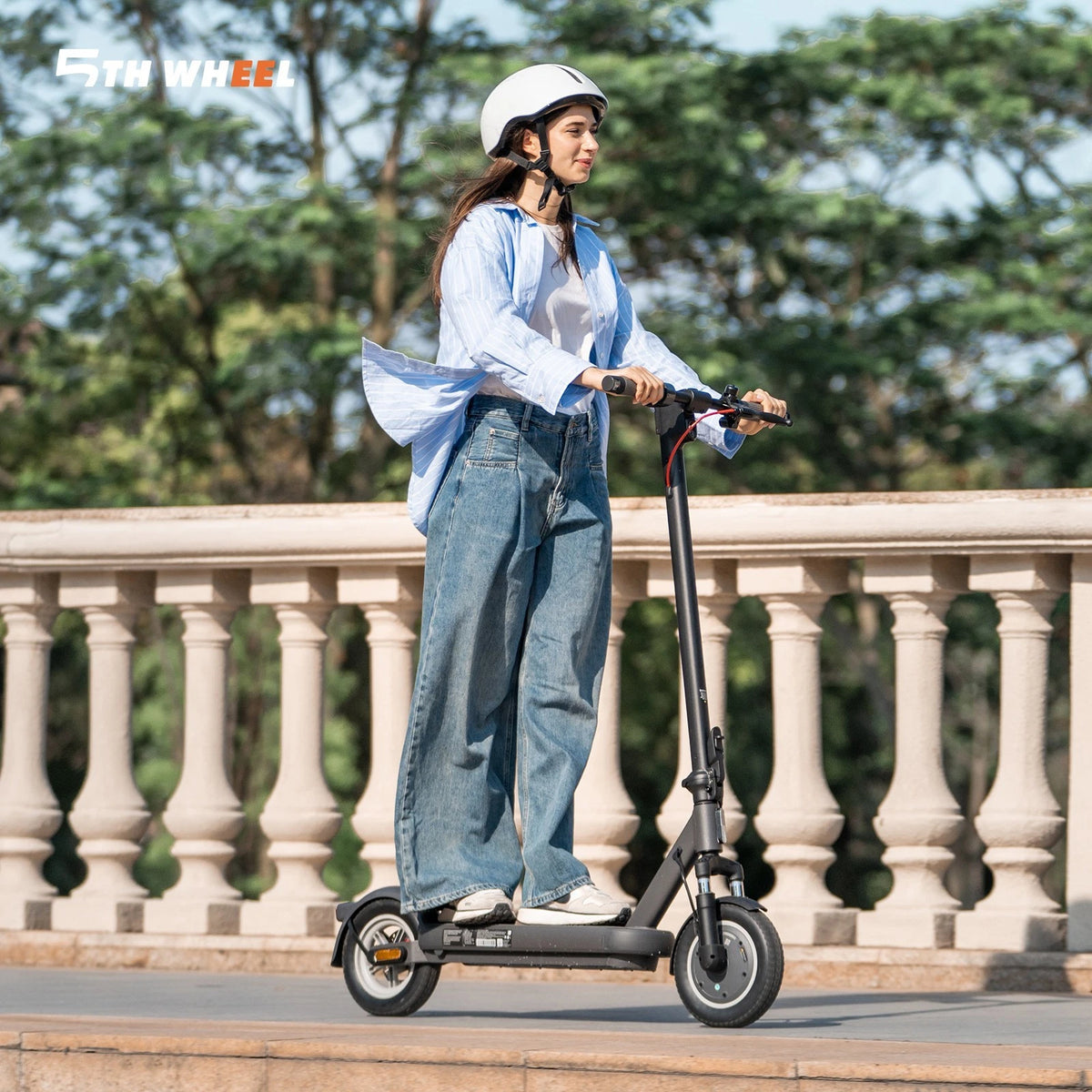 E-Scooter 10 Zoll 400W 48V 7,5Ah 20 km/h 40 km E-Bremse Federung Blinker