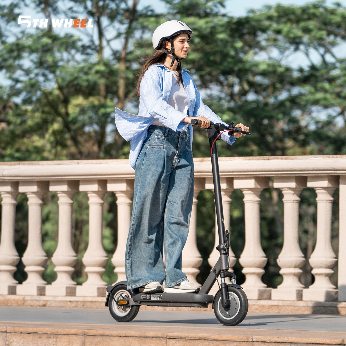 E-Scooter 10 Zoll 400W 48V 7,5Ah 20 km/h 40 km E-Bremse Federung Blinker